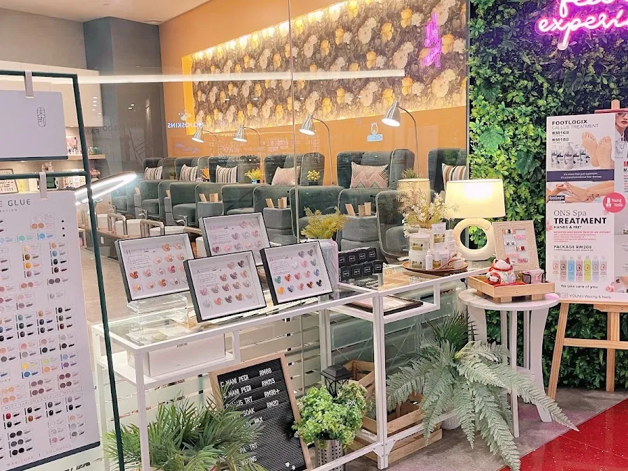 YOUNG Waxing & Nails (HQ Mid Valley)